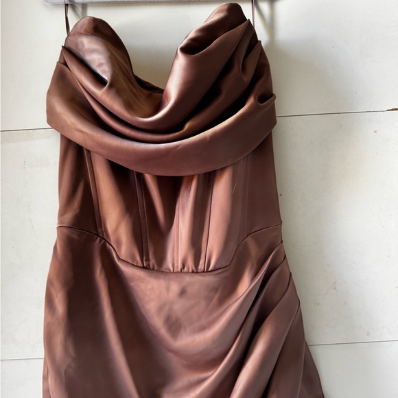 Elegant Pu k Draped Dress - Picture 1 of 7
